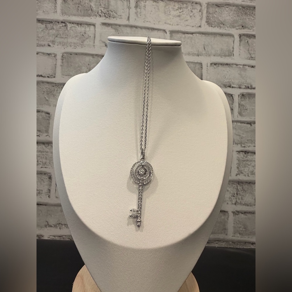 Swarovski Sparkling Dance Key
Pendant with Chain - Picture 4 of 9